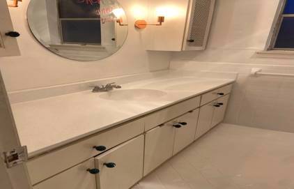Picture of refinish bathroom sink. you can see beautiful white refinished sink.